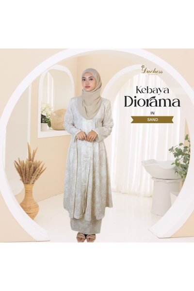 KEBAYA DIORAMA - SAND
